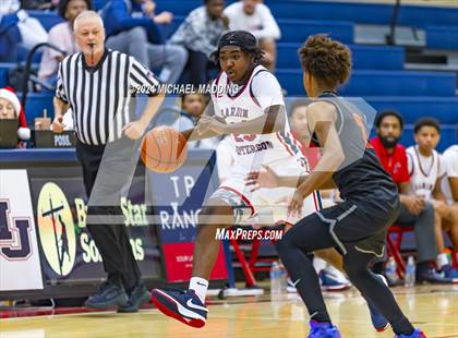 Thumbnail 2 in Hardin-Jefferson VS La Porte (Hardin-Jefferson Basketball Tournament) photogallery.