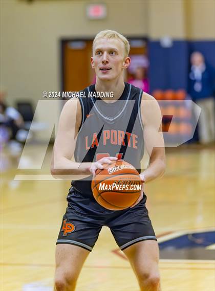 Thumbnail 2 in Hardin-Jefferson VS La Porte (Hardin-Jefferson Basketball Tournament) photogallery.
