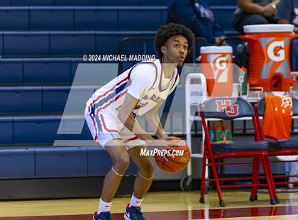 Thumbnail 2 in Hardin-Jefferson VS La Porte (Hardin-Jefferson Basketball Tournament) photogallery.