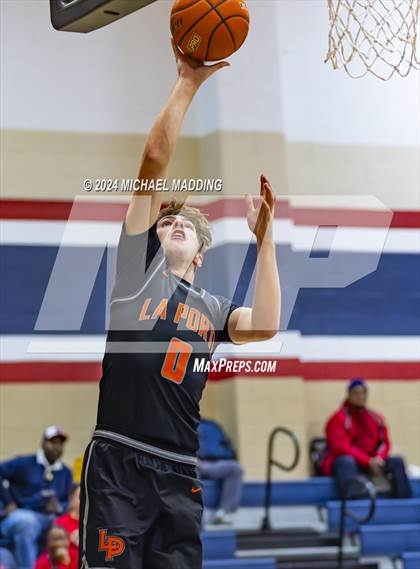 Thumbnail 3 in Hardin-Jefferson VS La Porte (Hardin-Jefferson Basketball Tournament) photogallery.