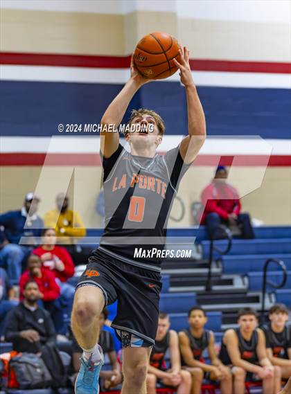 Thumbnail 3 in Hardin-Jefferson VS La Porte (Hardin-Jefferson Basketball Tournament) photogallery.