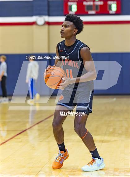 Thumbnail 1 in Hardin-Jefferson VS La Porte (Hardin-Jefferson Basketball Tournament) photogallery.