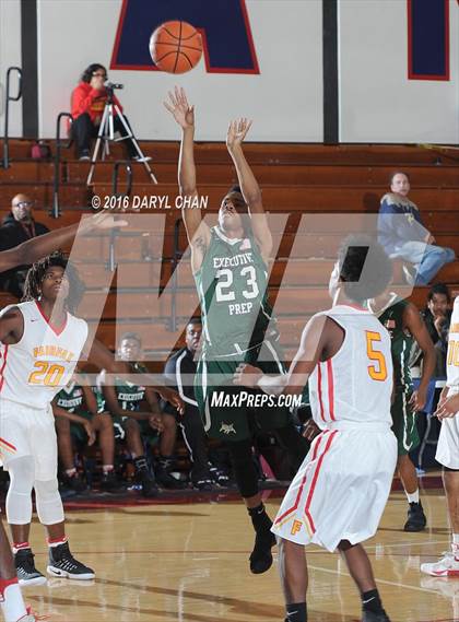 Thumbnail 1 in Fairfax vs. Executive Prep Academy of Finance (Rose City Roundball Classic) photogallery.
