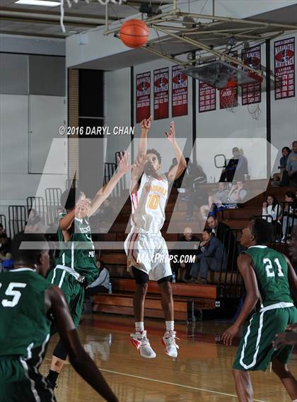 Thumbnail 2 in Fairfax vs. Executive Prep Academy of Finance (Rose City Roundball Classic) photogallery.