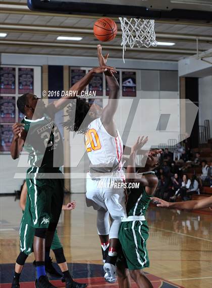 Thumbnail 2 in Fairfax vs. Executive Prep Academy of Finance (Rose City Roundball Classic) photogallery.