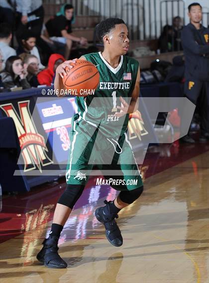 Thumbnail 2 in Fairfax vs. Executive Prep Academy of Finance (Rose City Roundball Classic) photogallery.