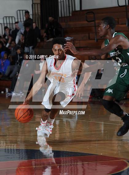Thumbnail 2 in Fairfax vs. Executive Prep Academy of Finance (Rose City Roundball Classic) photogallery.