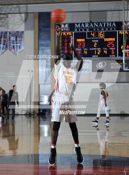 Thumbnail 2 in Fairfax vs. Executive Prep Academy of Finance (Rose City Roundball Classic) photogallery.