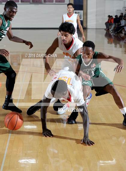 Thumbnail 3 in Fairfax vs. Executive Prep Academy of Finance (Rose City Roundball Classic) photogallery.