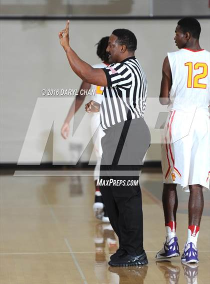 Thumbnail 1 in Fairfax vs. Executive Prep Academy of Finance (Rose City Roundball Classic) photogallery.