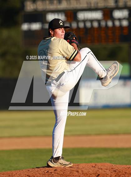 Thumbnail 3 in Calabasas @ Thousand Oaks photogallery.