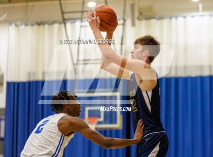 Thumbnail 1 in Marquette Catholic @ Mishawaka Marian photogallery.