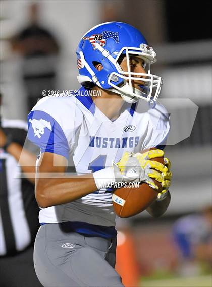Thumbnail 3 in Jay [John] vs Warren  photogallery.