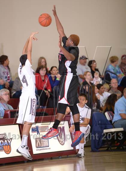 Thumbnail 2 in AB Miller vs Rancho Mirage (MaxPreps Holiday Classic) photogallery.