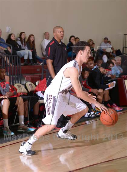 Thumbnail 2 in AB Miller vs Rancho Mirage (MaxPreps Holiday Classic) photogallery.