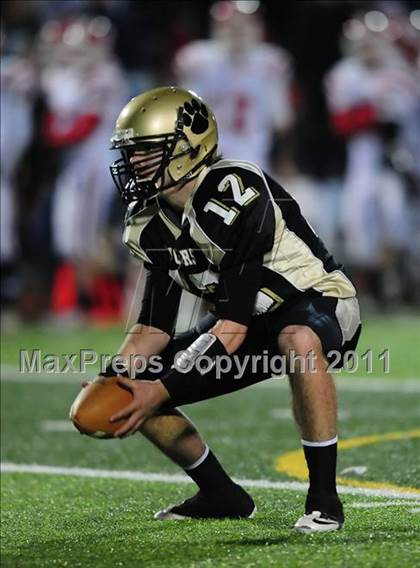 Thumbnail 2 in Masuk vs. Hand (CIAC Class L Semifinal) photogallery.