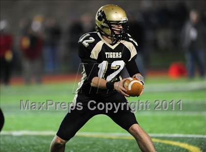 Thumbnail 1 in Masuk vs. Hand (CIAC Class L Semifinal) photogallery.