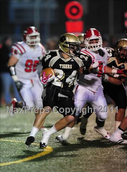 Thumbnail 3 in Masuk vs. Hand (CIAC Class L Semifinal) photogallery.