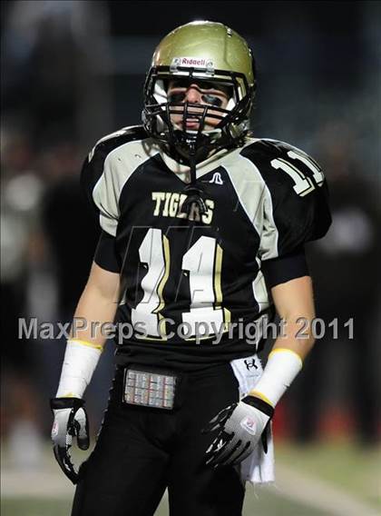 Thumbnail 1 in Masuk vs. Hand (CIAC Class L Semifinal) photogallery.