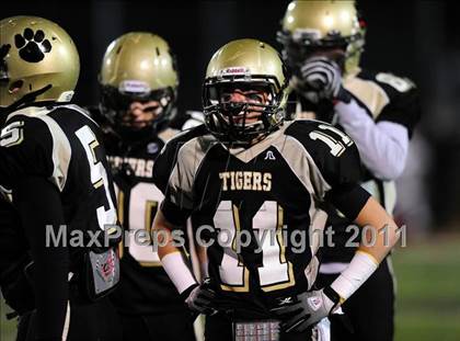 Thumbnail 1 in Masuk vs. Hand (CIAC Class L Semifinal) photogallery.