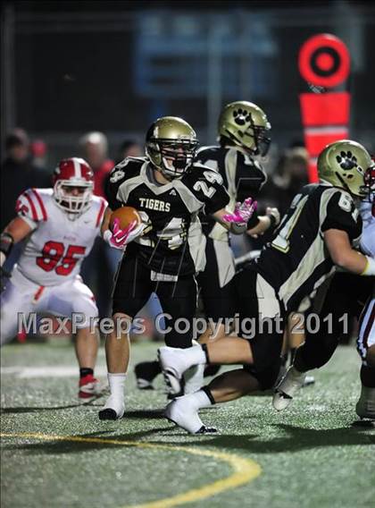 Thumbnail 1 in Masuk vs. Hand (CIAC Class L Semifinal) photogallery.