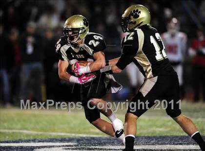 Thumbnail 2 in Masuk vs. Hand (CIAC Class L Semifinal) photogallery.