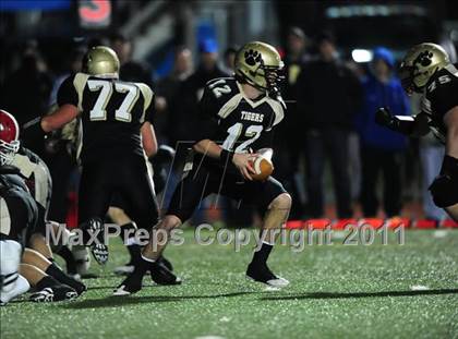Thumbnail 2 in Masuk vs. Hand (CIAC Class L Semifinal) photogallery.