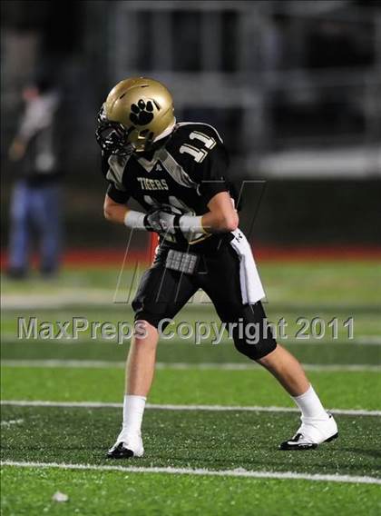 Thumbnail 1 in Masuk vs. Hand (CIAC Class L Semifinal) photogallery.