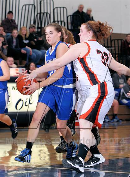 Thumbnail 3 in Reynolds vs Rocky Grove (PIAA D10 A 1st Rd) photogallery.