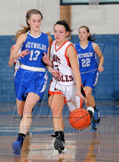 Thumbnail 3 in Reynolds vs Rocky Grove (PIAA D10 A 1st Rd) photogallery.