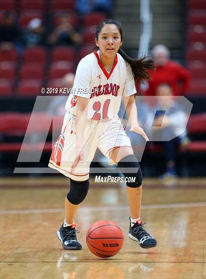 Thumbnail 1 in Chinle vs. Holbrook (AIA 3A Semifinals) photogallery.