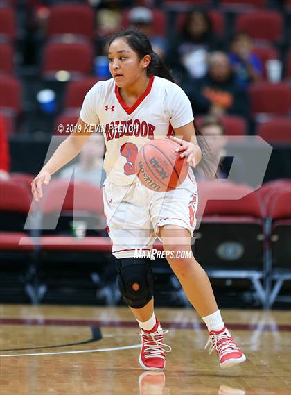 Thumbnail 2 in Chinle vs. Holbrook (AIA 3A Semifinals) photogallery.