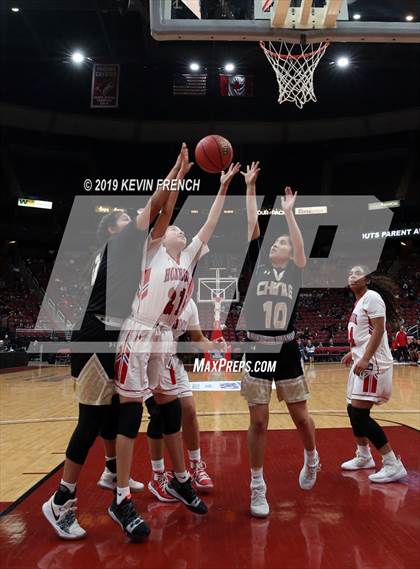 Thumbnail 2 in Chinle vs. Holbrook (AIA 3A Semifinals) photogallery.