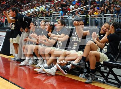 Thumbnail 2 in Chinle vs. Holbrook (AIA 3A Semifinals) photogallery.
