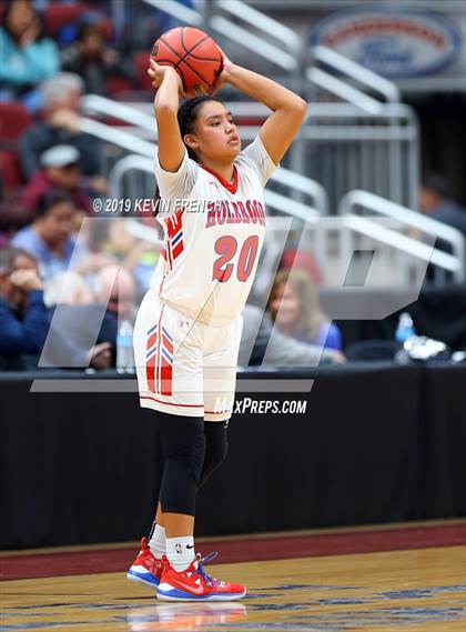 Thumbnail 1 in Chinle vs. Holbrook (AIA 3A Semifinals) photogallery.