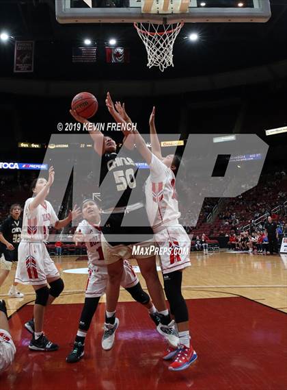 Thumbnail 2 in Chinle vs. Holbrook (AIA 3A Semifinals) photogallery.