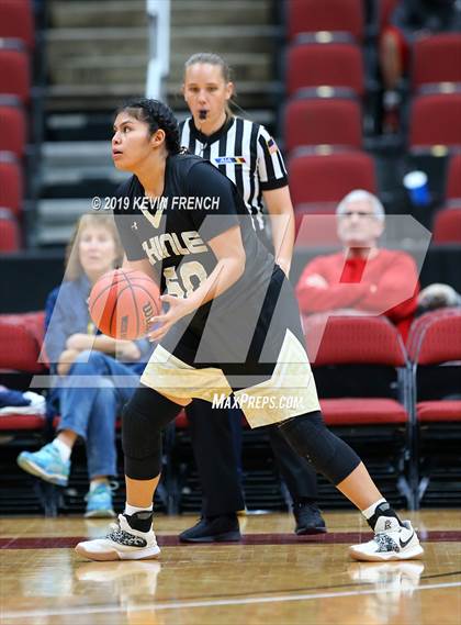 Thumbnail 1 in Chinle vs. Holbrook (AIA 3A Semifinals) photogallery.