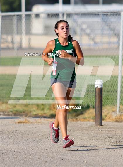 Thumbnail 2 in Nyssa Invitational photogallery.