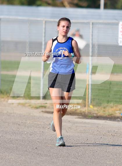 Thumbnail 2 in Nyssa Invitational photogallery.