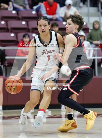 Thumbnail 3 in Horn vs. Tyler Legacy (UIL 6A D2 Area Playoff) photogallery.