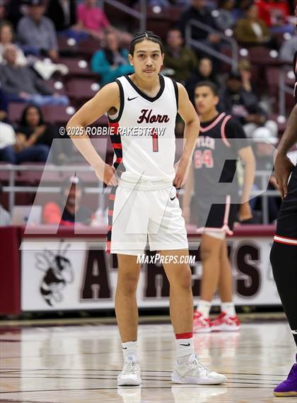 Thumbnail 2 in Horn vs. Tyler Legacy (UIL 6A D2 Area Playoff) photogallery.
