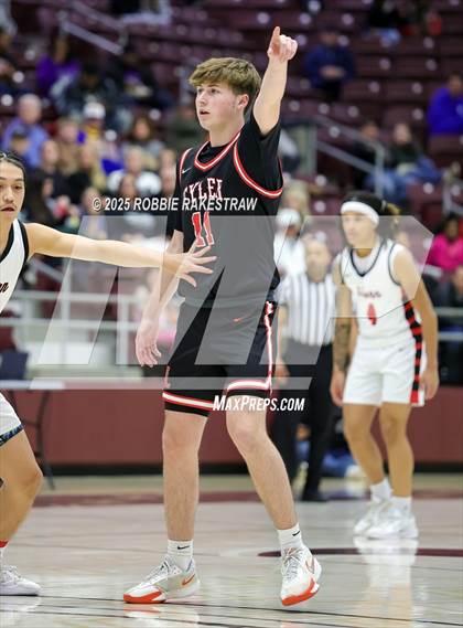 Thumbnail 1 in Horn vs. Tyler Legacy (UIL 6A D2 Area Playoff) photogallery.