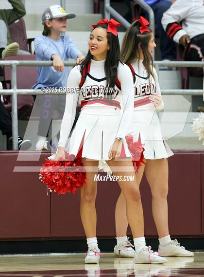 Thumbnail 2 in Horn vs. Tyler Legacy (UIL 6A D2 Area Playoff) photogallery.