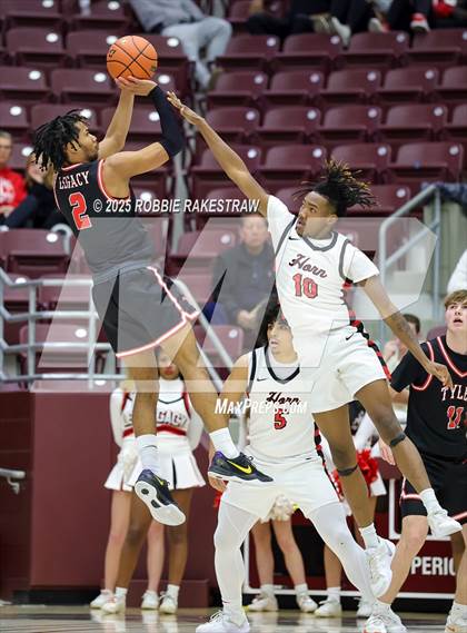 Thumbnail 3 in Horn vs. Tyler Legacy (UIL 6A D2 Area Playoff) photogallery.