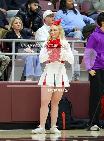 Thumbnail 2 in Horn vs. Tyler Legacy (UIL 6A D2 Area Playoff) photogallery.