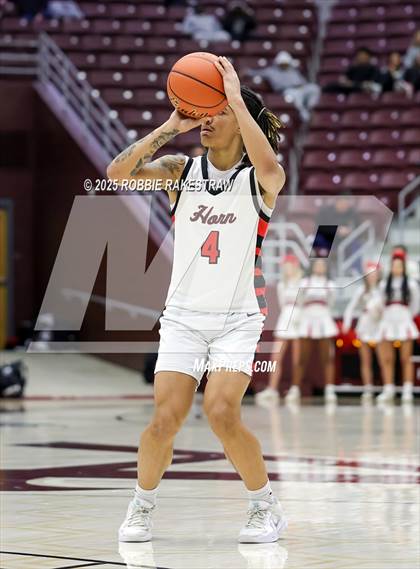 Thumbnail 3 in Horn vs. Tyler Legacy (UIL 6A D2 Area Playoff) photogallery.