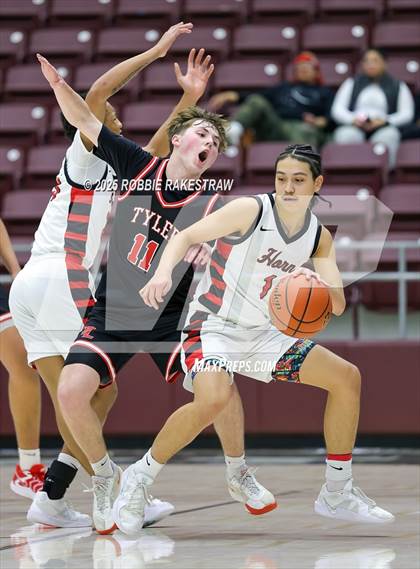 Thumbnail 3 in Horn vs. Tyler Legacy (UIL 6A D2 Area Playoff) photogallery.