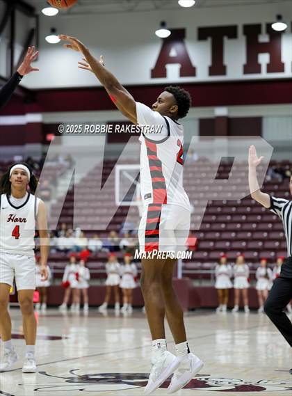 Thumbnail 1 in Horn vs. Tyler Legacy (UIL 6A D2 Area Playoff) photogallery.