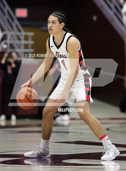 Thumbnail 3 in Horn vs. Tyler Legacy (UIL 6A D2 Area Playoff) photogallery.
