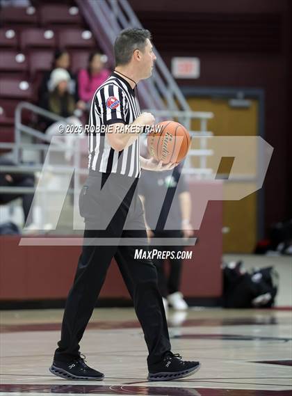 Thumbnail 1 in Horn vs. Tyler Legacy (UIL 6A D2 Area Playoff) photogallery.